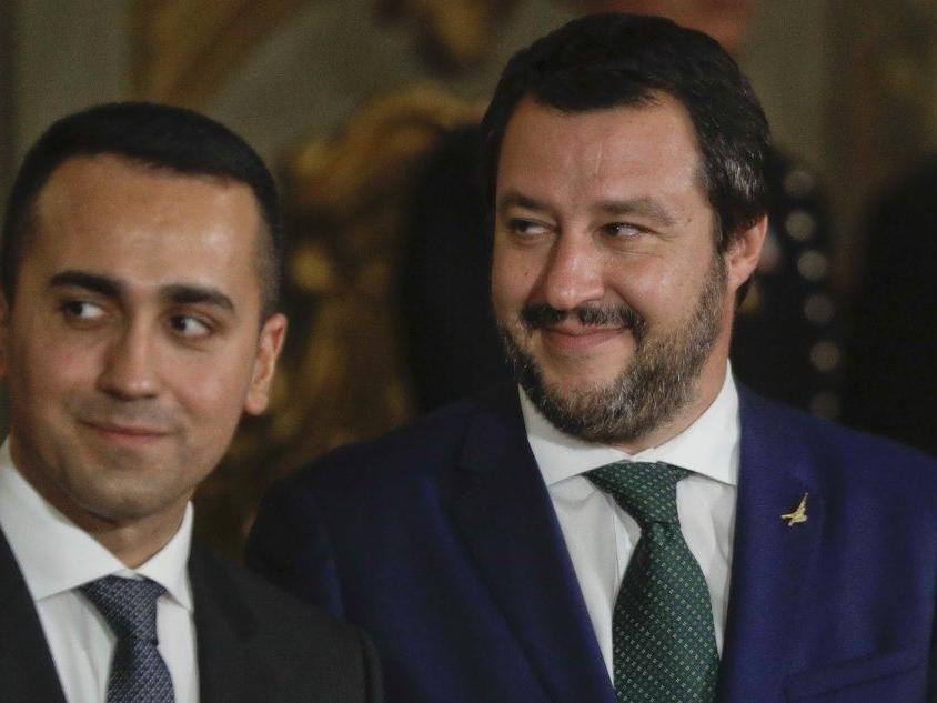 Il ministro Fontana: &quot;Le famiglie gay non esistono&quot;. Salvini prende le distanze. Ira Cirinnà
