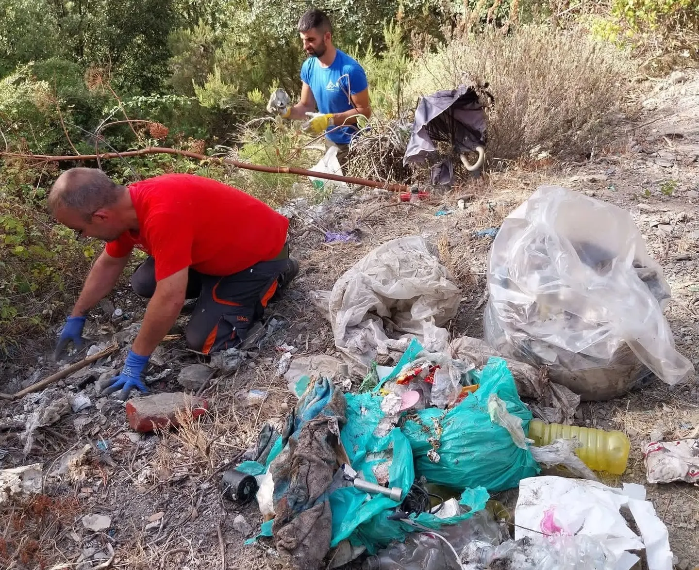 Stop all’abbandono, volontari ripuliscono aree degradate