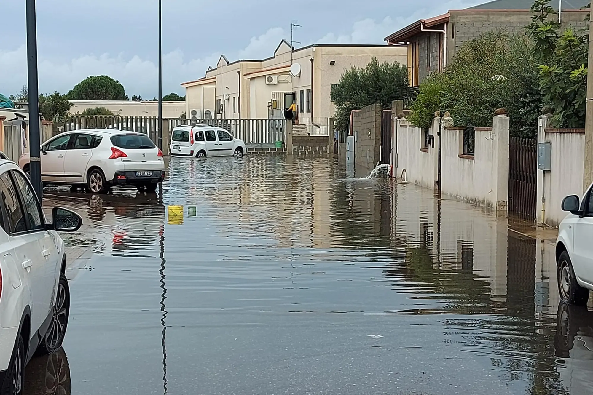 Una via di Terralba allagata (foto di Sara Pinna)