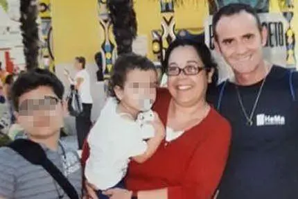 Patrizia Atzori con il marito Carlos Da Silvia e i due figli