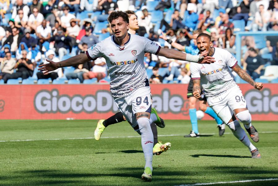 Sassuolo-Cagliari 0-1 al 45’: Esposito fa centro dal dischetto