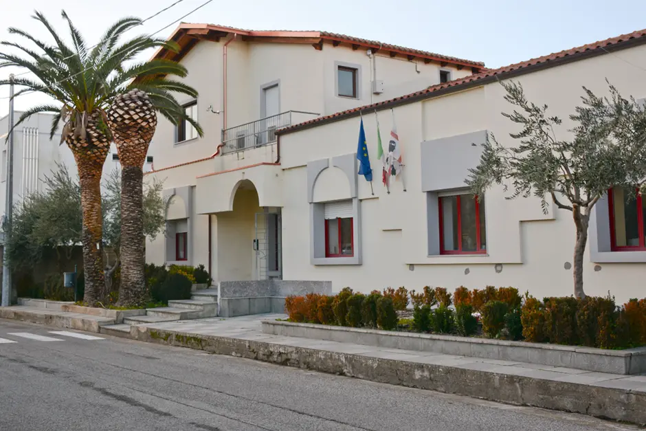 Il Municipio di Villa Verde (Archivio L'Unione Sarda)