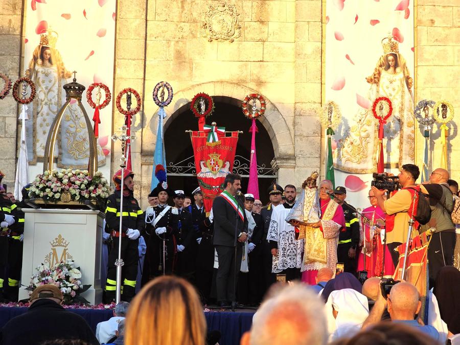 Sassari, migliaia di persone per lo scioglimento del Voto alla Madonna