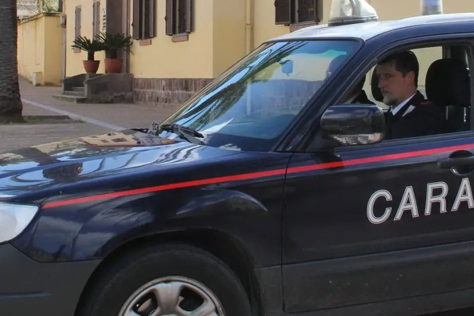 Un'auto dei carabinieri