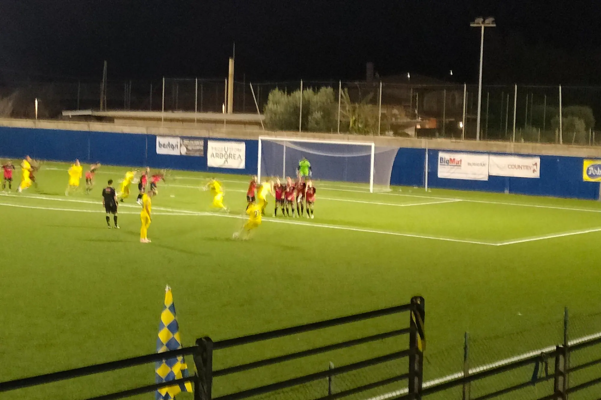 Un momento della sfida di ieri tra Arborea e Tonara (foto di Giaocmo Pala)