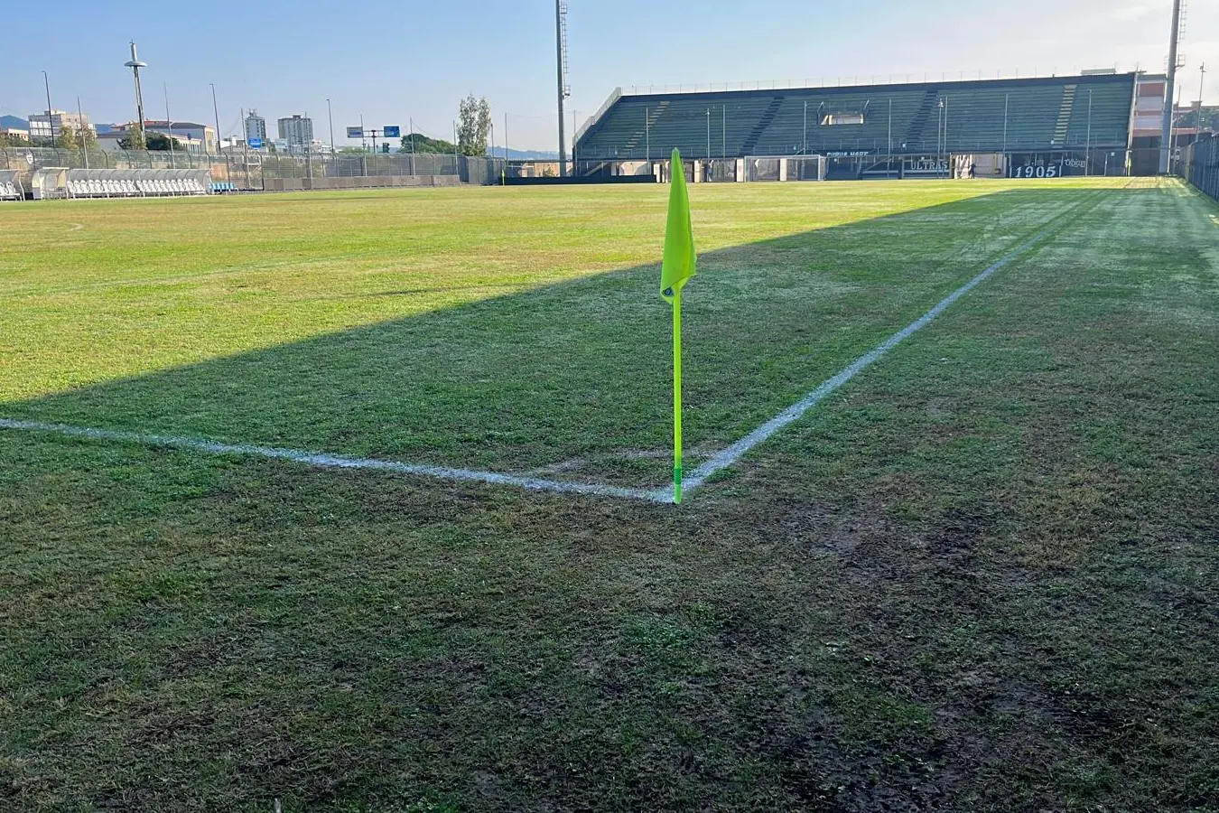 Uno scorcio del campo da calcio dell'Olbia (foto Ilenia Giagnoni)