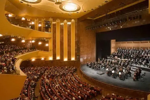 Il teatro Lirico di Cagliari (archivio L'Unione Sarda)