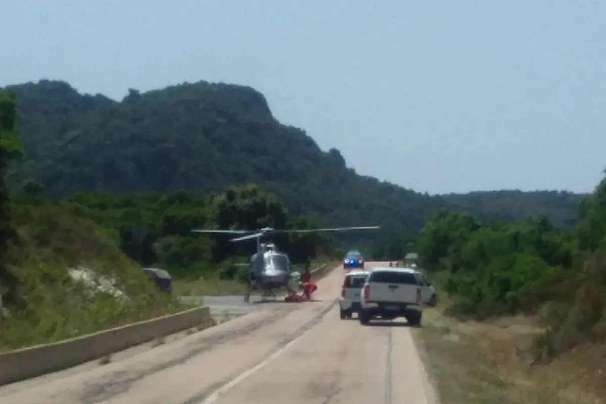 L'elicottero sulla strada (foto concessa)