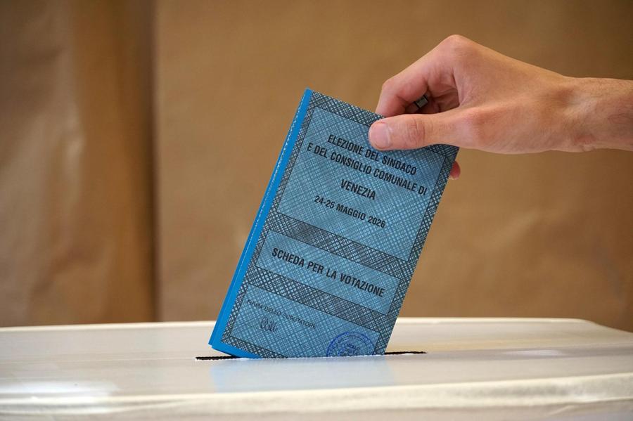 Elezioni comunali, urne chiuse: i primi exit poll nelle principali città al voto