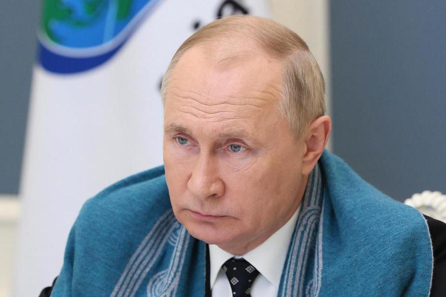 Covid, terza dose di vaccino per Vladimir Putin: “Nessun dolore”