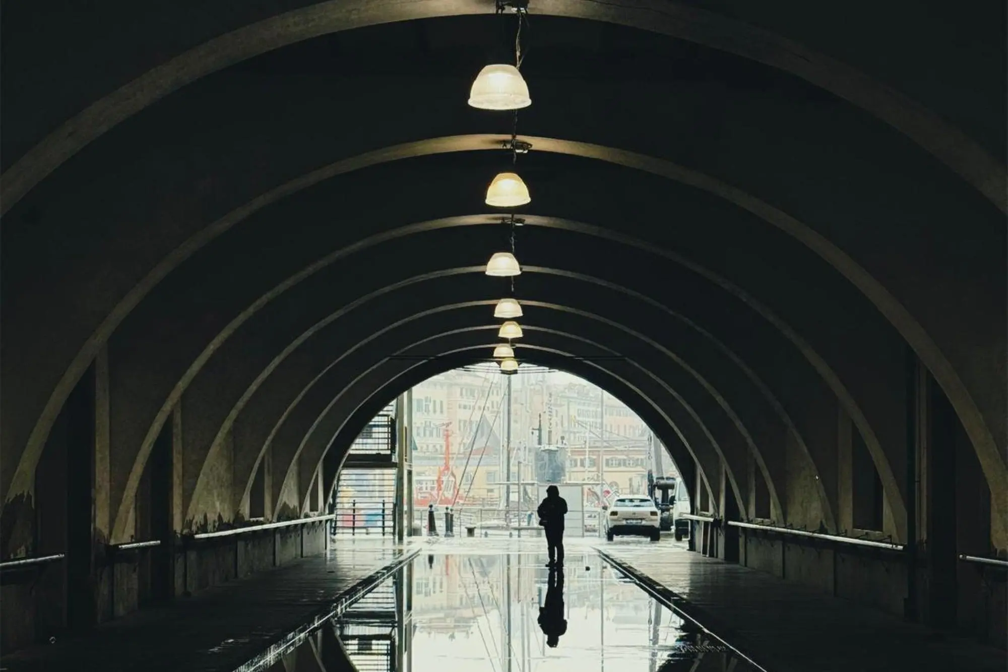 Un sottopasso allagato per il maltempo, Genova (ANSA / EMILIE MOUGENOT)
