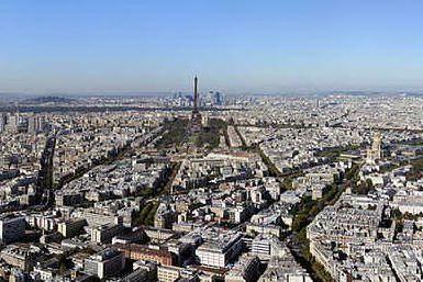 Parigi, il sindaco denuncia Airbnb: &quot;Non rispetta le regole&quot;