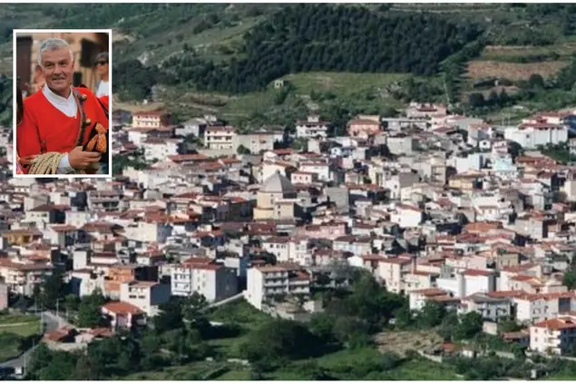 Mamoiada (Archivio L'Unione Sarda) e, nel riquadro, Bastiano Canu (foto Locci)