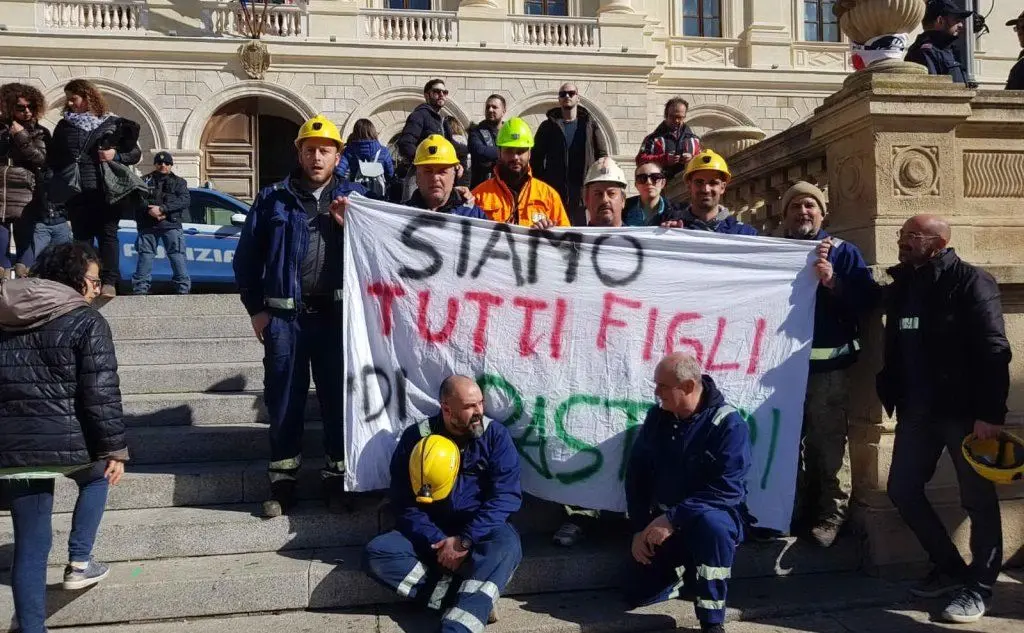 Anche i minatori di Olmedo, a Sassari, sostengono la vertenza (foto Simone Testoni)