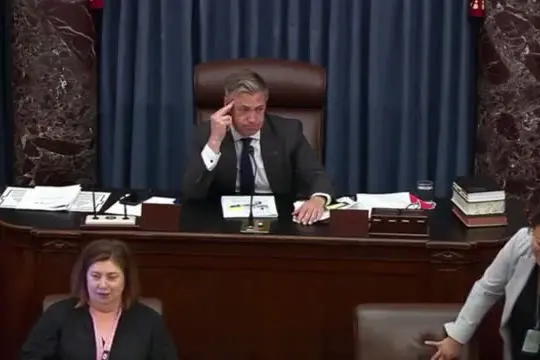 Usa, voto del Senato per limitare i poteri di guerra, Trump furioso