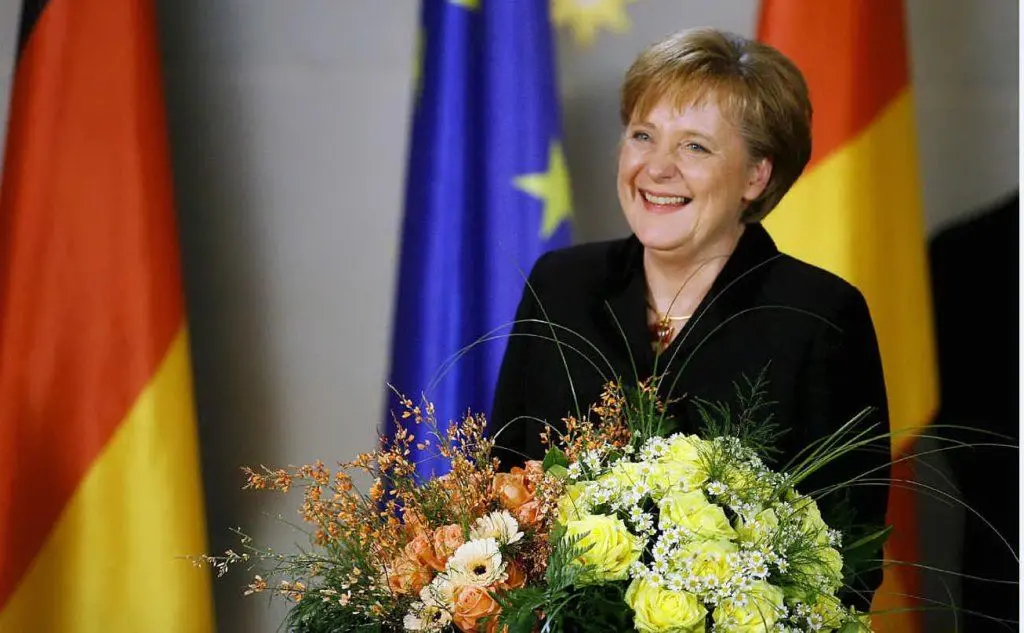 È la prima donna e la prima &quot;ossi&quot; (originaria della Germania est) a ricoprire questa carica (Ansa)
