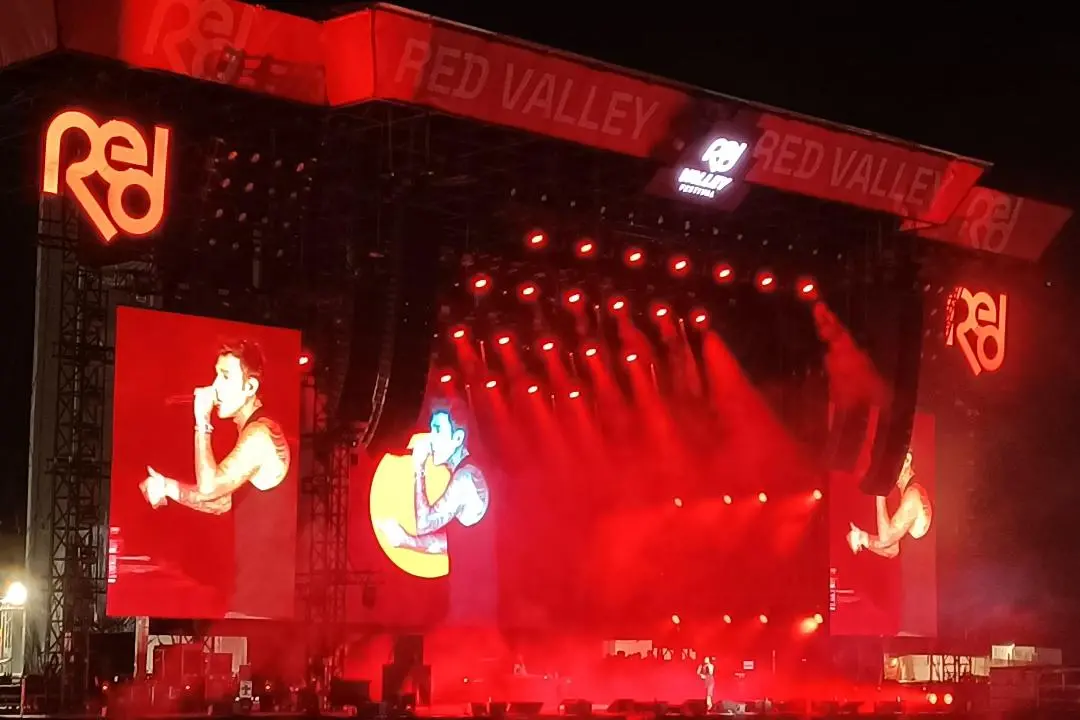 Fedez sul palco del Red Valley (foto Ilenia Giagnoni)