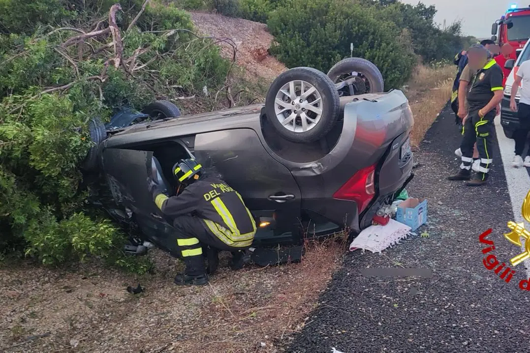 L'incidente sulla Sassari-Alghero (foto Vigili del fuoco)