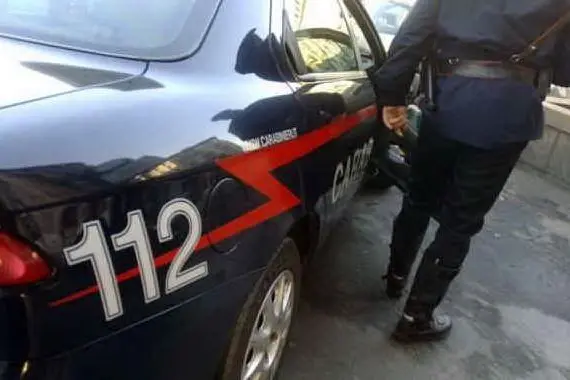 Un'auto dei carabinieri