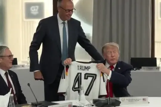 Macron apre G7 con trilaterale Zelensky e Trump: Russia trovi accordo