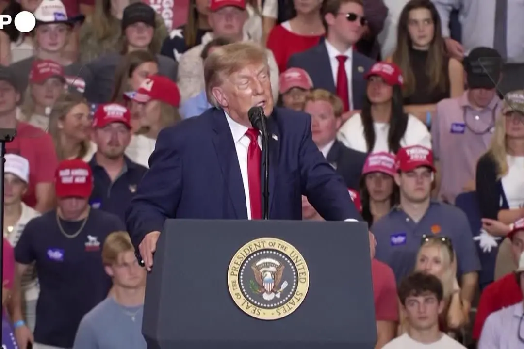 Trump: “Cosa hanno combinato in Francia? Nel nostro Paese non accadrà”