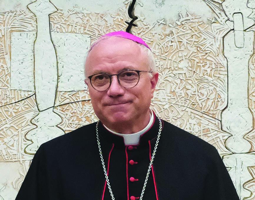 Pasqua, Baturi all’hospice di Cagliari: «Vicinanza a malati e operatori sanitari». E sul caso Pizzaballa: «Brutto segno impedire la preghiera»