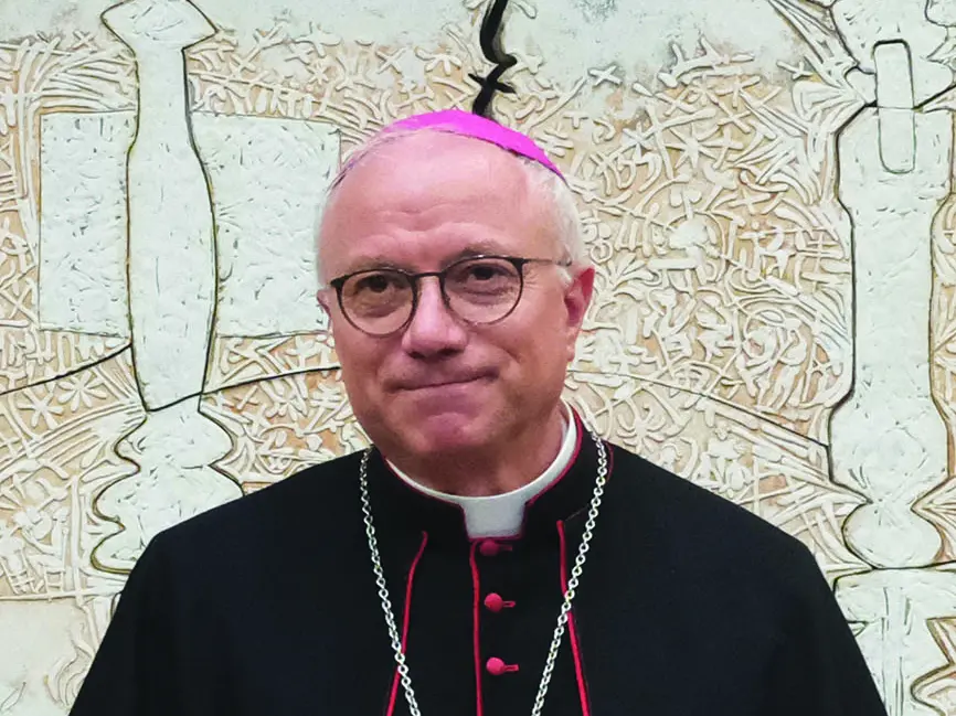 Easter, Baturi at the Cagliari hospice: "We are close to the patients and healthcare workers." And on the Pizzaballa case: "It's a bad sign to prevent prayer." L'arcivescovo Giuseppe Baturi (foto Giuseppe Ungari)