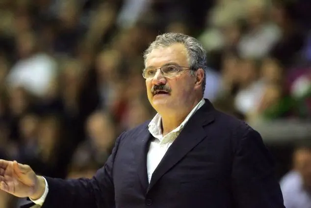 Il coach Meo Sacchetti (Archivio L'Unione Sarda)