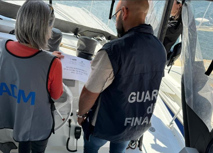 Olbia, sequestrato un catamarano di lusso. I propr