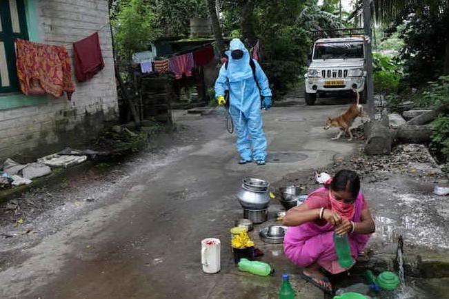 Virus, nel mondo oltre 27 milioni di casi: India supera Brasile per numero di contagi