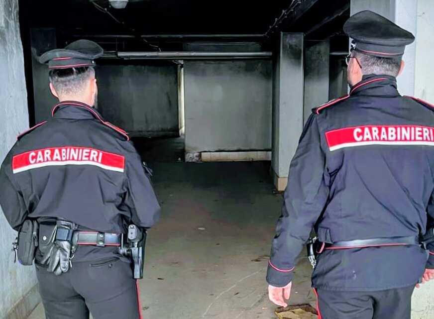 L’ascensore diventa deposito della droga