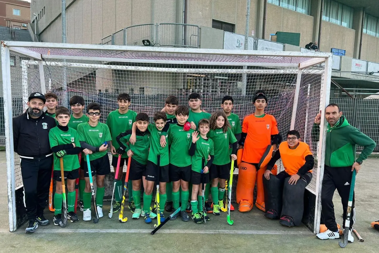 Atleti e tecnici della Juvenilia Uras, impegnati nelle finali scudetto Under 14 (foto Michela Mattana)