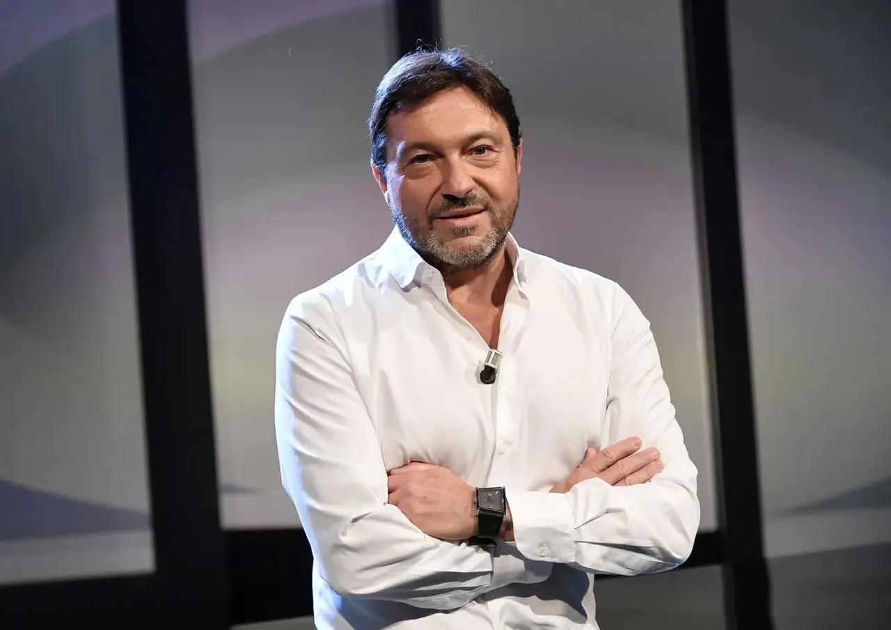 Sigfrido Ranucci spricht &uuml;ber "Die Wahl" in Sant'Antioco