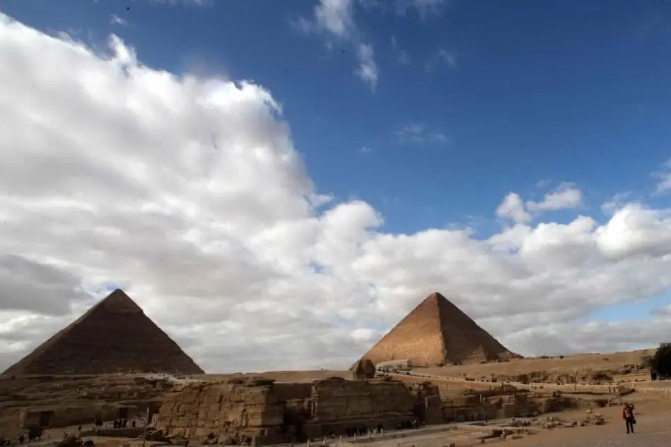 Le piramidi nella piana di Giza (Ansa)