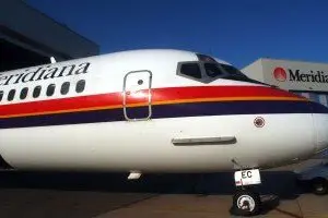 Un aereo Meridian nell'hangar dell'aeroporto &quot;Costa Smeralda&quot; di Olbia (foto: Antonio Satta)