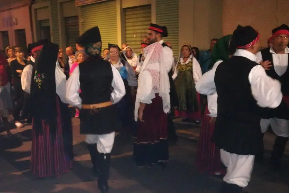 L'esibizione di un coro polifonico durante la Notte bianca (foto L'Unione Sarda - Murgana)