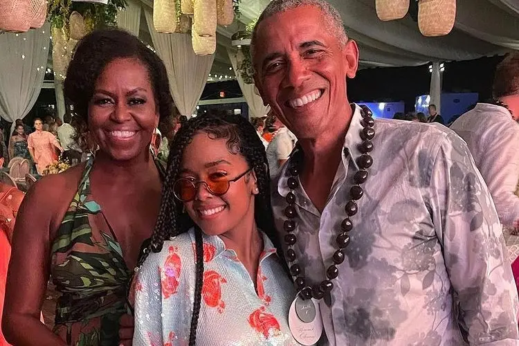 Barack Obama durante i festeggiamenti per i 60 anni (foto da Instagram)