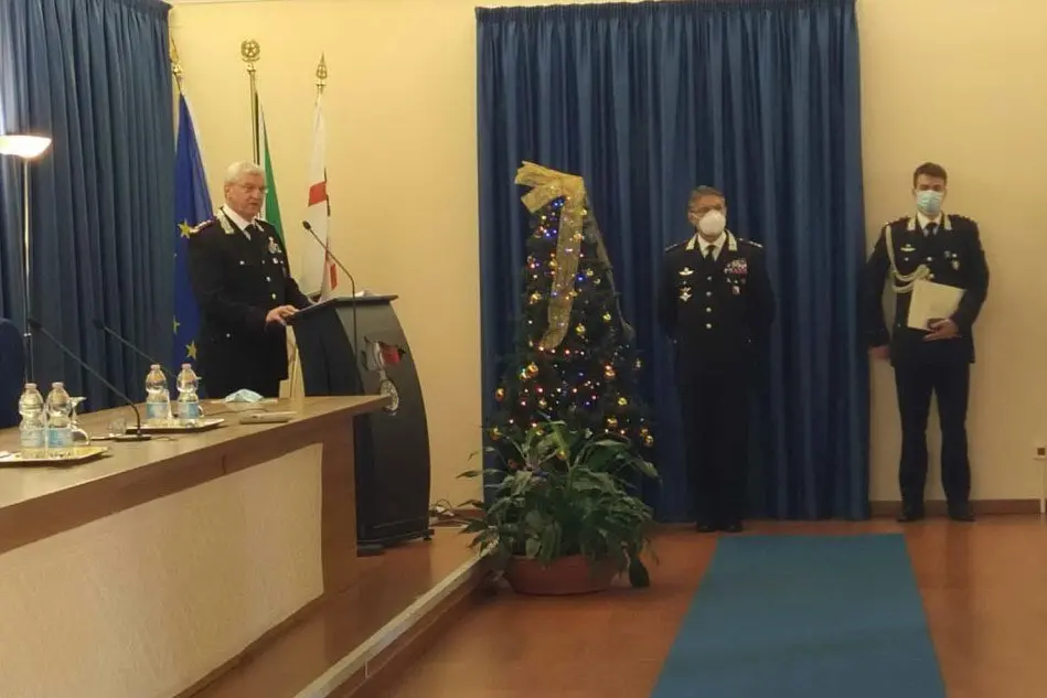 Cagliari, il generale Ciceri premia il Comando Legione Carabinieri Sardegna.