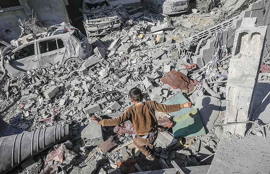 Gaza, l’esercito israeliano intensifica le operazioni a Jabaliya: «Smantellati tunnel e basi di Hamas»