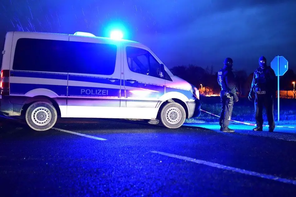 La Polizia tedesca di Halle (Ansa)