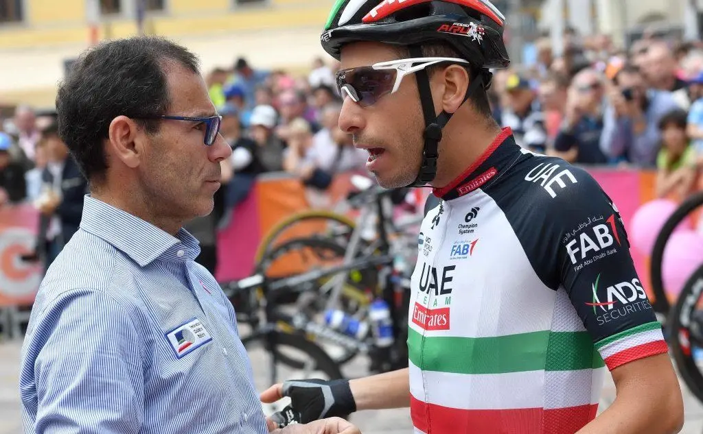 Con l'ex ct della nazionale Davide Cassani (tutte le foto sono Ansa)