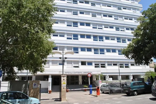 L'ospedale Santissima Annunziata di Sassari (Ansa)