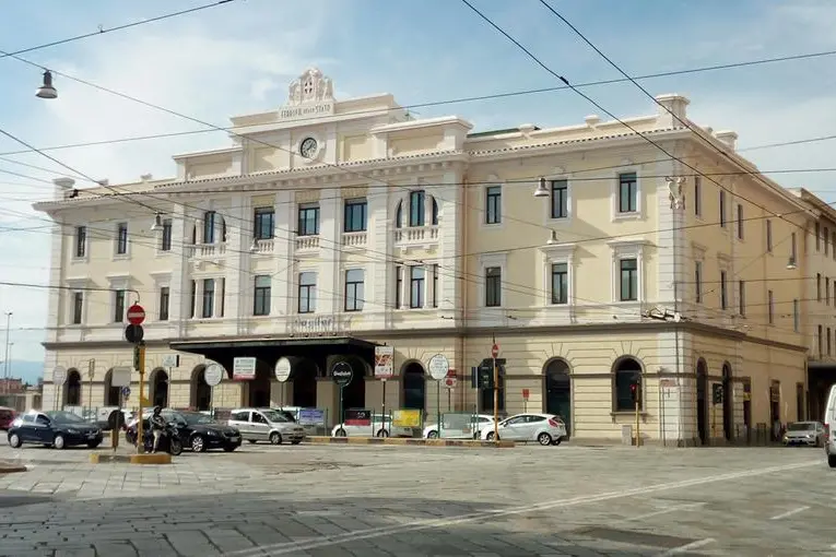 La stazione di Cagliari (foto wikimedia)