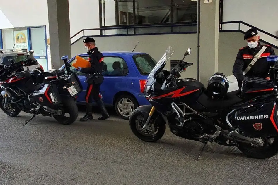 (foto carabinieri)