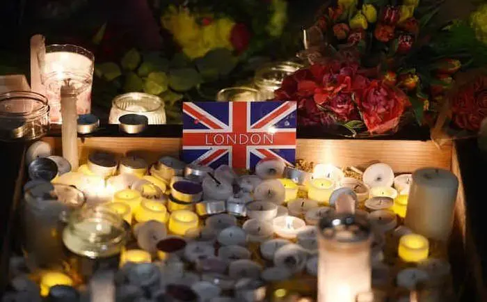 Londra ricorda le vittime dell'attacco