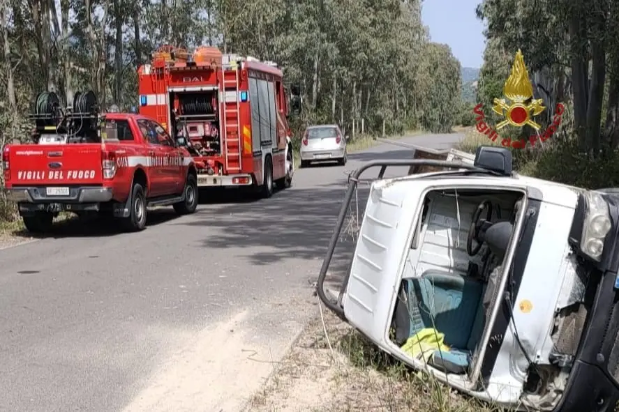 L'incidente (foto Vigili del Fuoco)