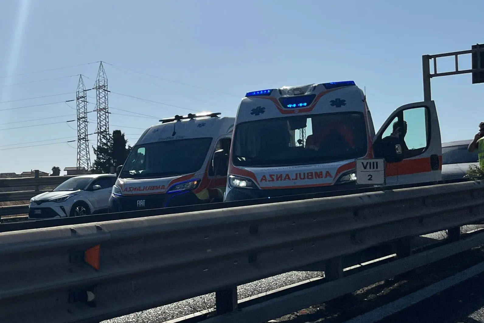 Ambulanze per l'incidente sulla statale 131 dir