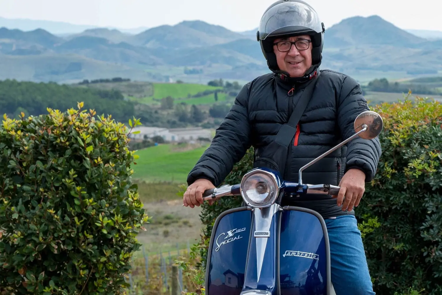 Ignazio Cabiddu, morto in un incidente stradale a San Bartolomeo, in sella alla sua Lambretta