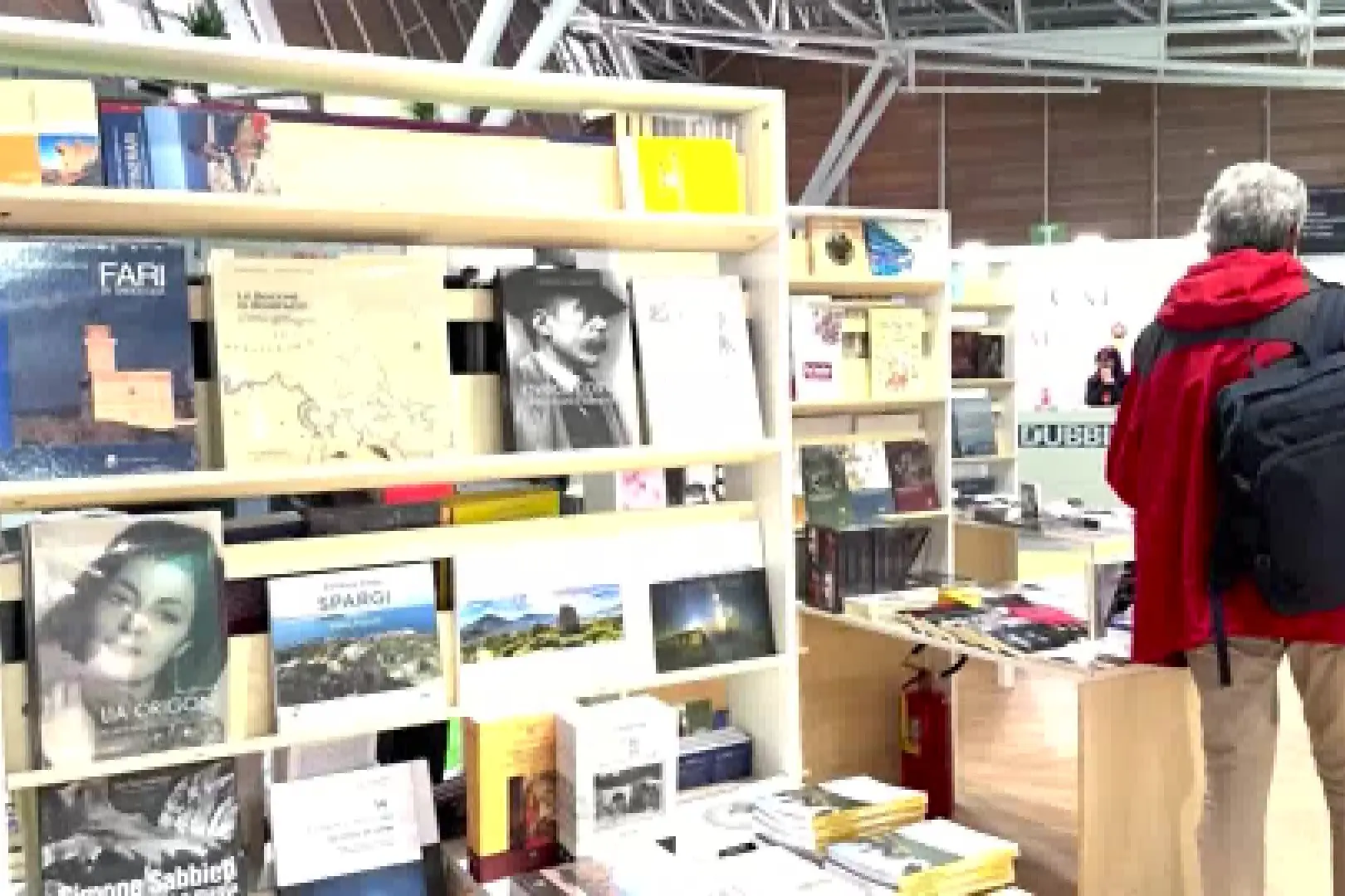 Libri: vendite in calo nel 2025, ma aumenta il numero delle pubblicazioni