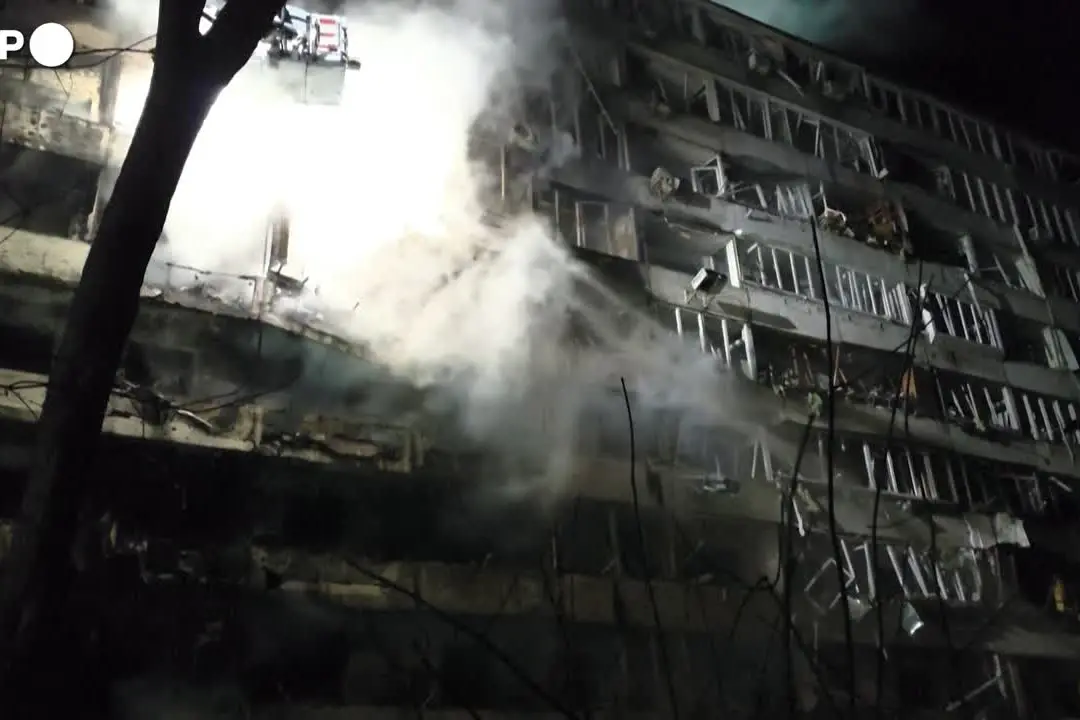 Massiccio raid russo su Kiev durante la notte, ci sono morti e feriti